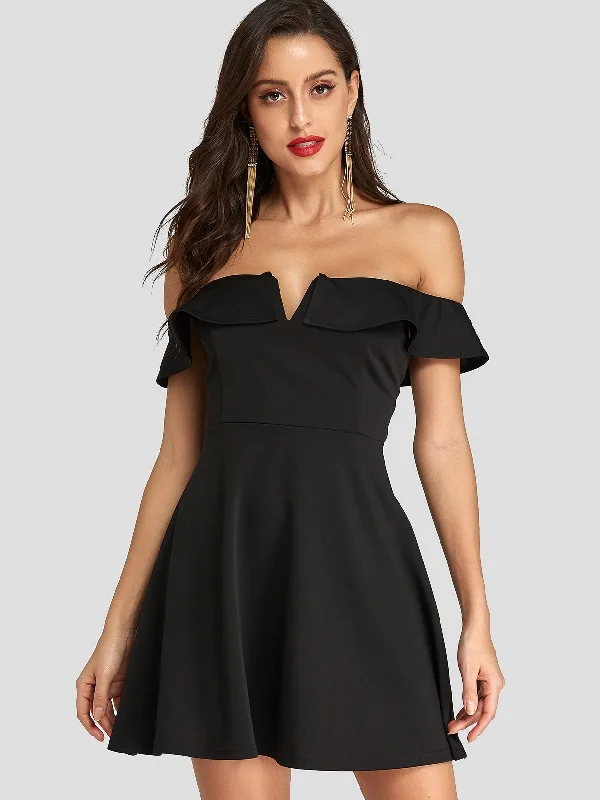 Wholesale Black Off The Shoulder Short Sleeve Plain Zip Back Backless Mini Dresses