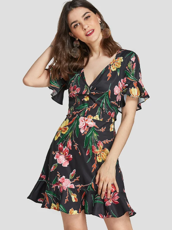 Wholesale Black V-Neck Short Sleeve Floral Print Flounced Hem Mini Dresses