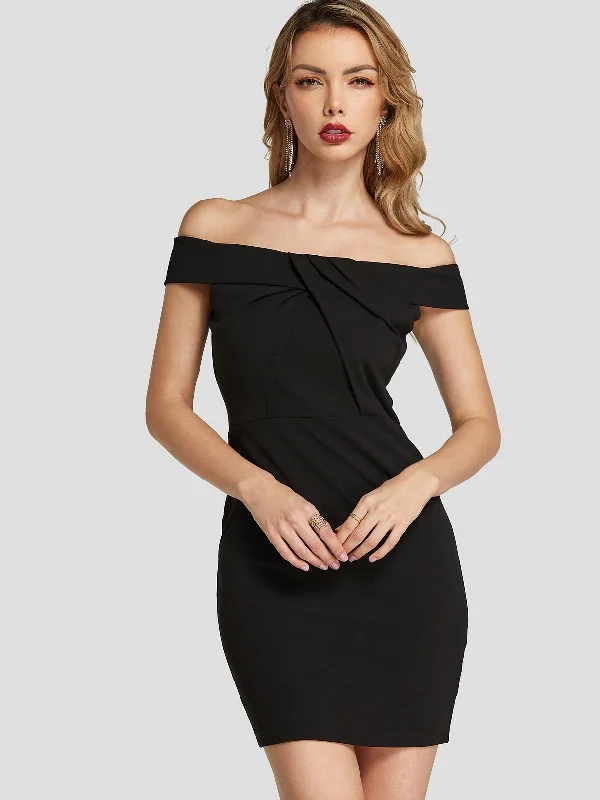 Wholesale Black Off The Shoulder Short Sleeve Plain Pleated Mini Dresses